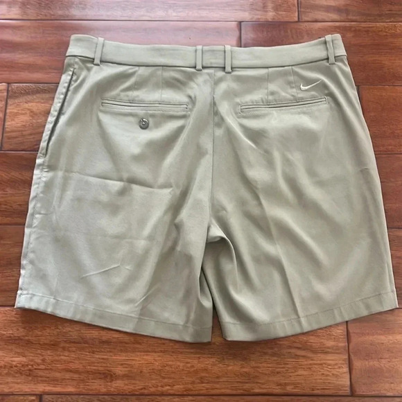 Nike Dri-Fit khaki shorts W 36 - Picture 3 of 3